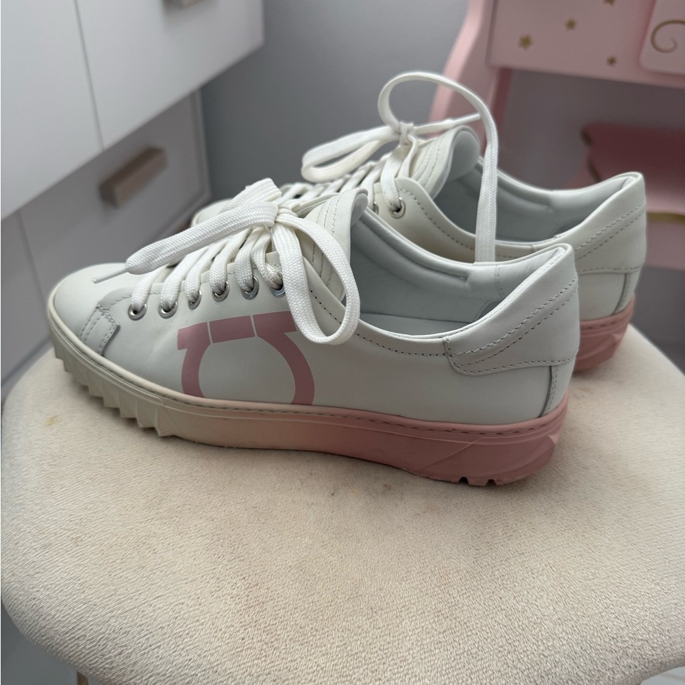 Salvatore Ferragamo White Leather Sneakers with Pink Sole & Logo
